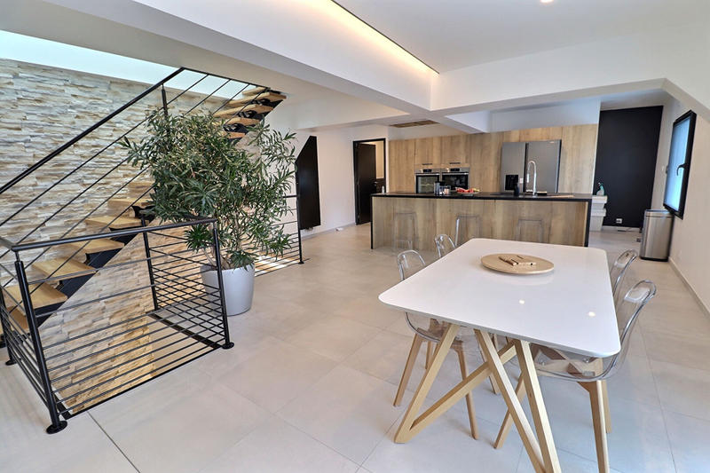 Maison - 185 m² - 6 pièces