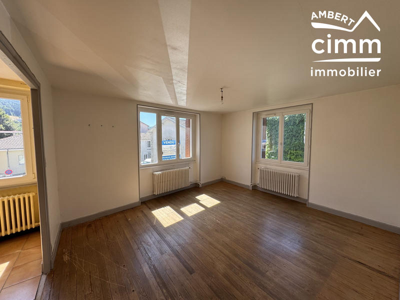 Maison - 180 m² - 12 pièces