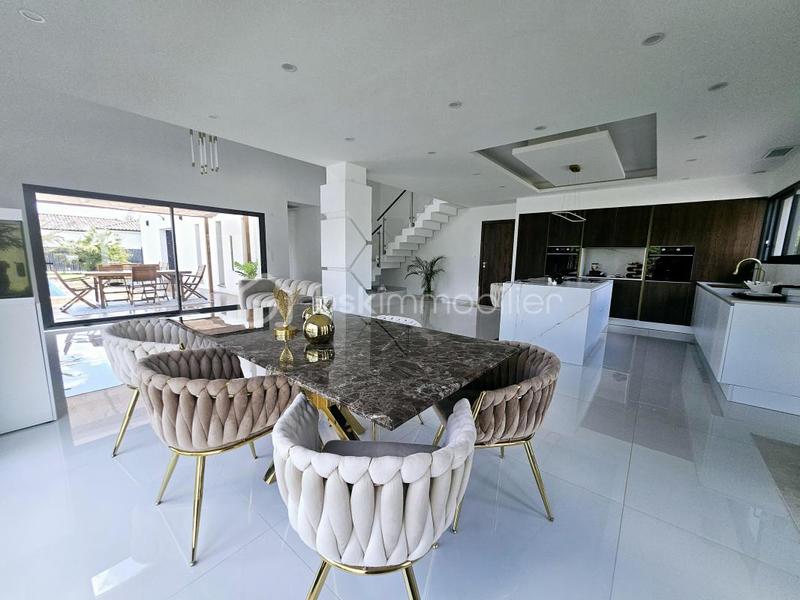 Maison - 160 m² - 5 pièces