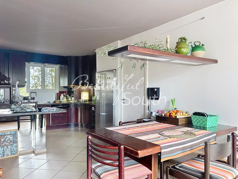 Villa - 354 m² - 6 pièces