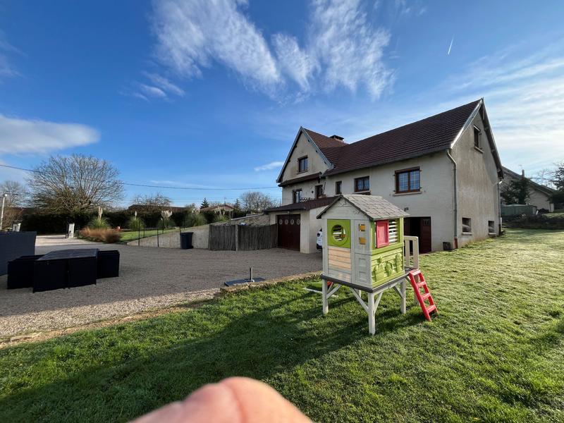 Maison traditionnelle - 186 m² - 9 pièces