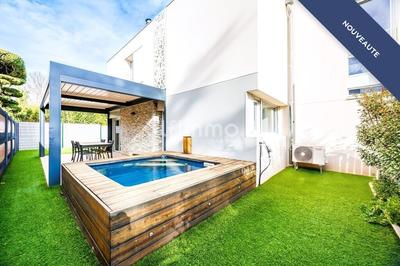 Maison - 95 m² - 4 pièces