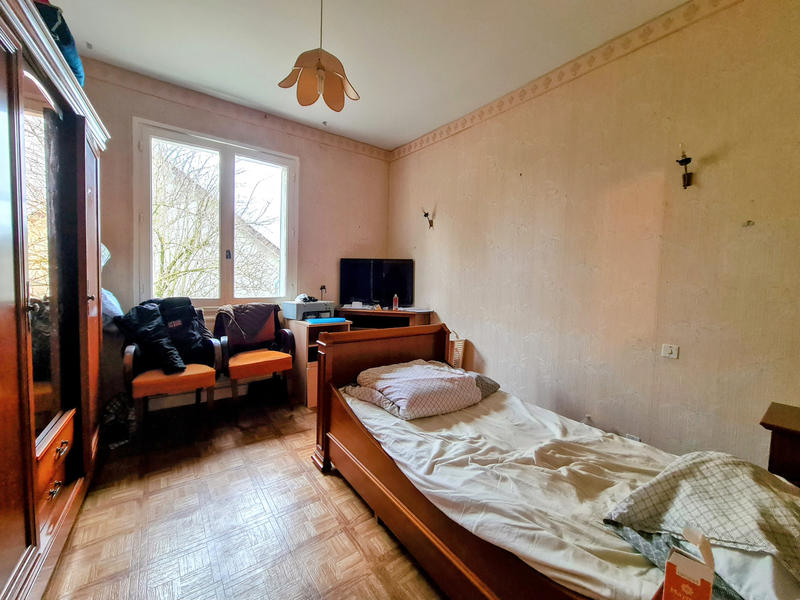 Maison - 187 m² - 9 pièces