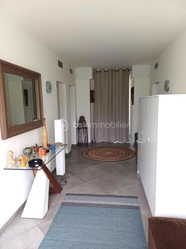 Maison - 243 m² - 8 pièces