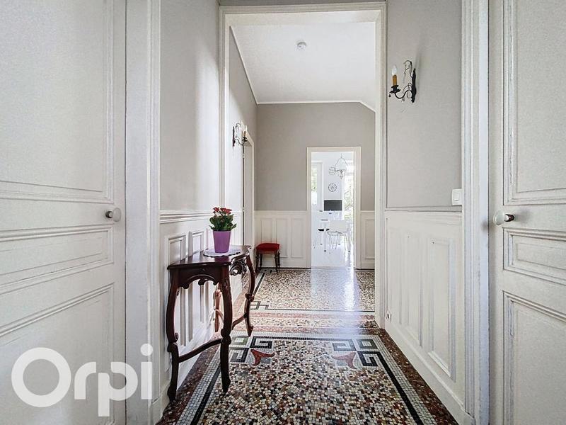 Maison - 176 m² - 9 pièces