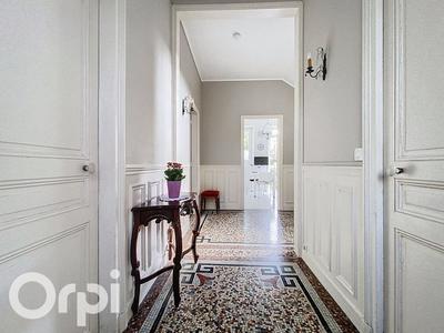 Maison - 176 m² - 9 pièces