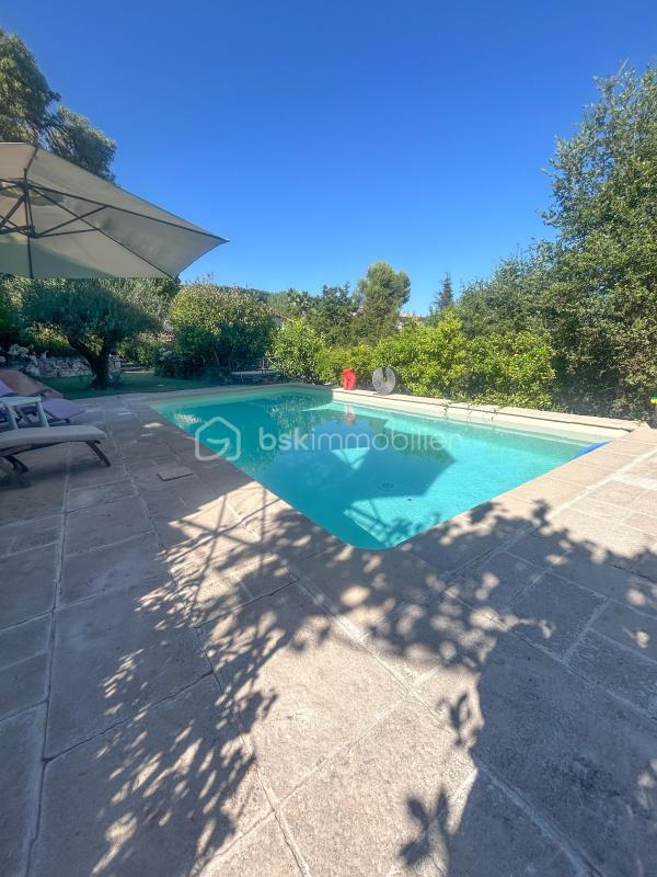 Villa - 312 m² - 7 pièces