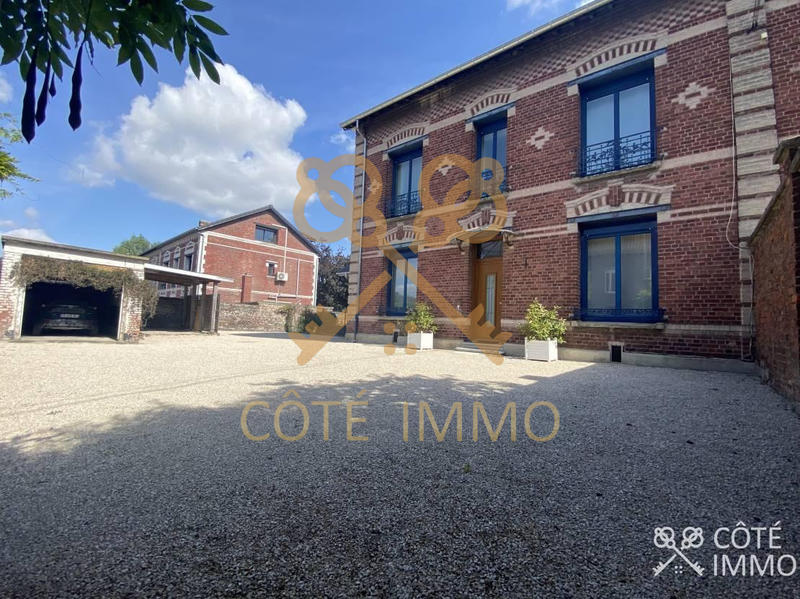 Maison - 200 m² - 9 pièces