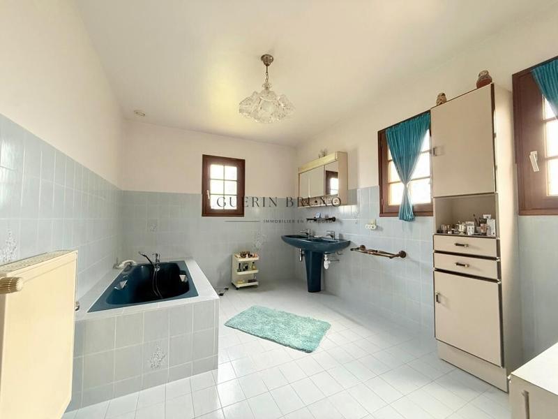 Propriété - 220 m² - 6 pièces