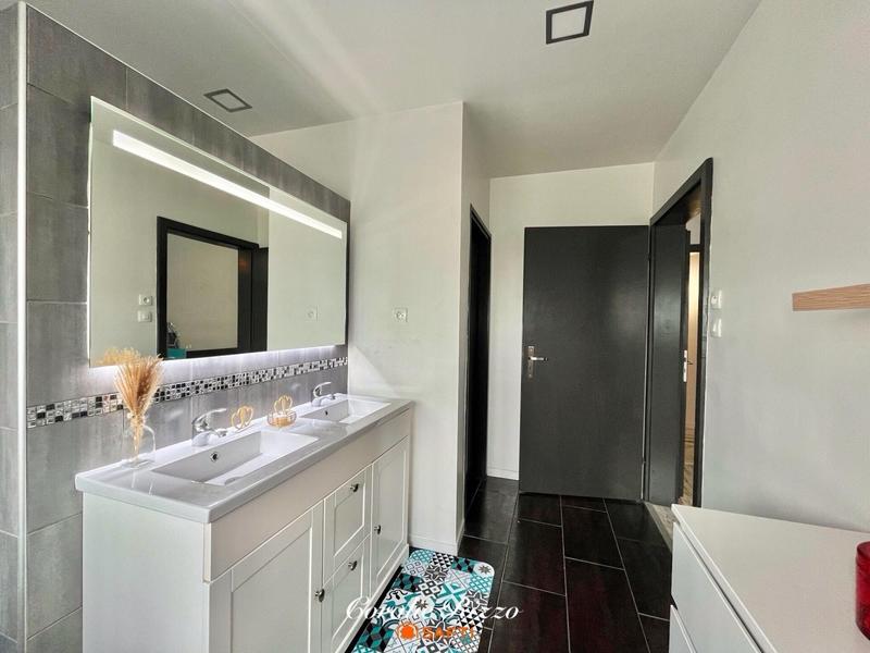 Maison - 143 m² - 6 pièces