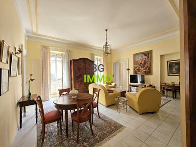 Appartement - 192 m² - 5 pièces