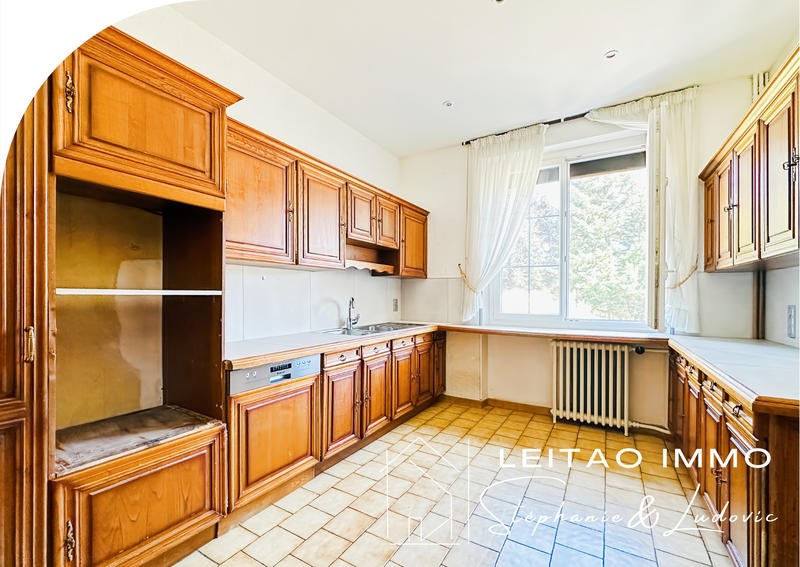 Maison - 252 m² - 6 pièces