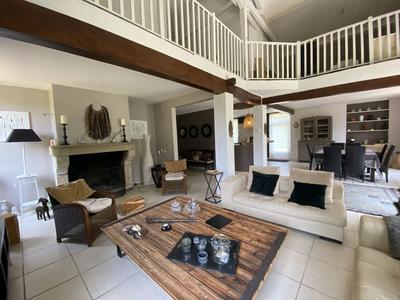 Maison en pierre - 280 m² - 7 pièces