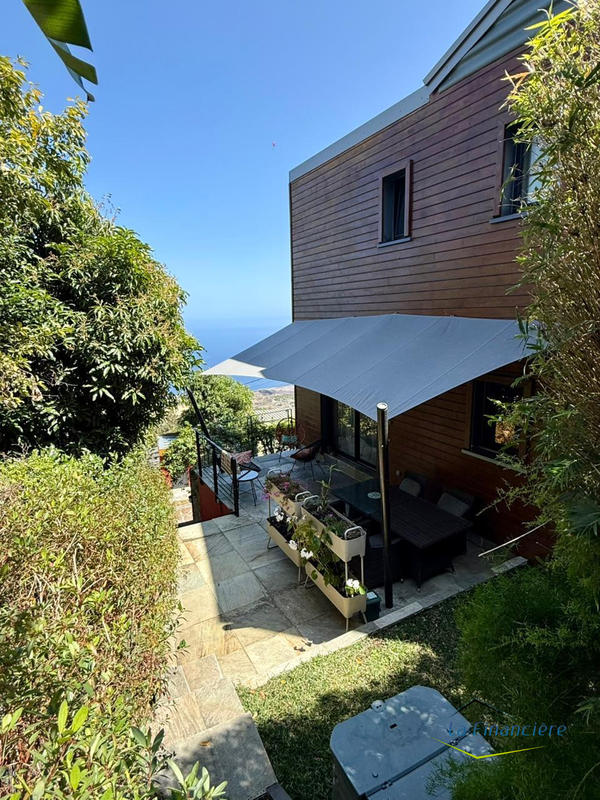 Maison - 206 m² - 7 pièces