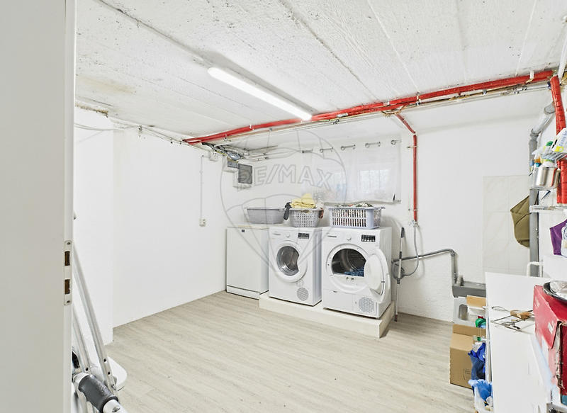 Maison jumelée - 180 m² - 7 pièces