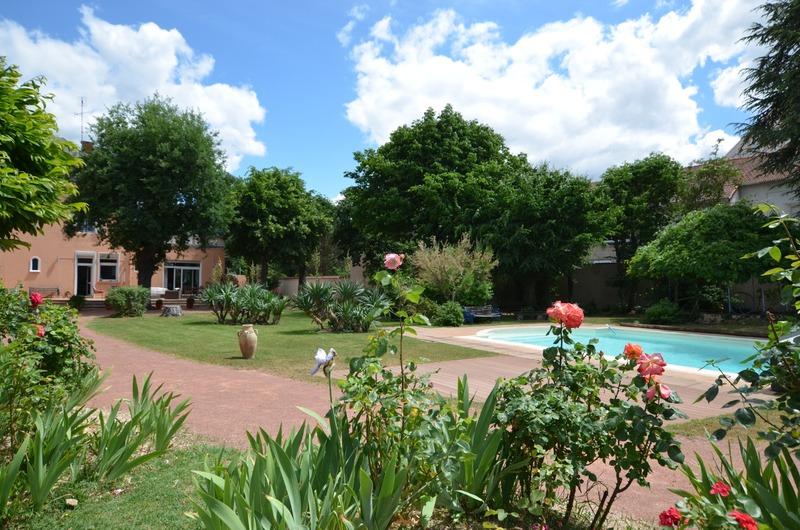 Maison bourgeoise - 395 m² - 11 pièces