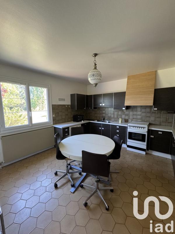 Maison - 270 m² - 9 pièces