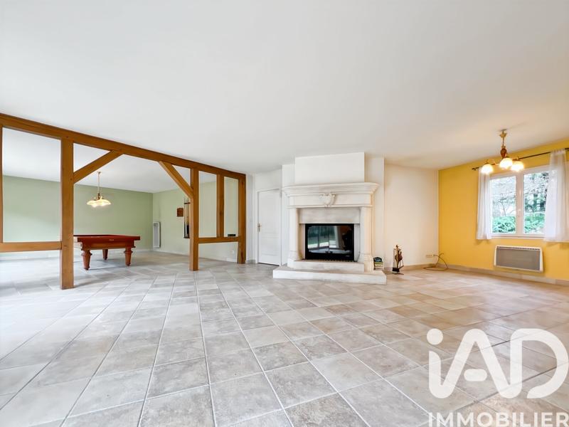 Maison - 239 m² - 8 pièces