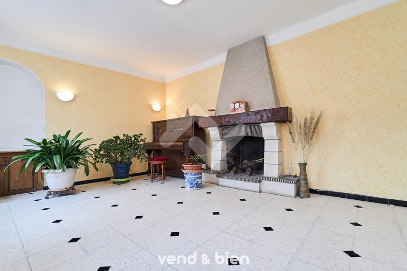 Maison - 150 m² - 10 pièces