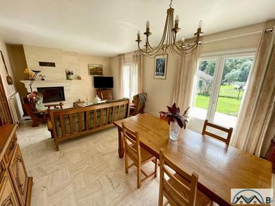 Maison traditionnelle - 123 m² - 6 pièces