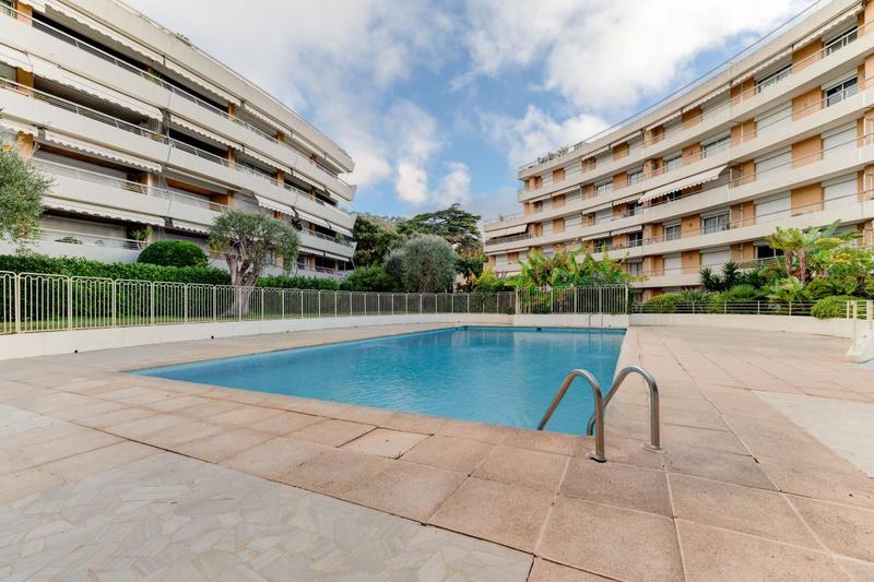 Appartement - 105 m² - 4 pièces