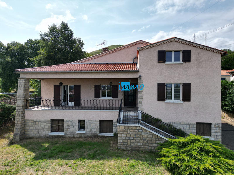 Maison - 222 m² - 9 pièces