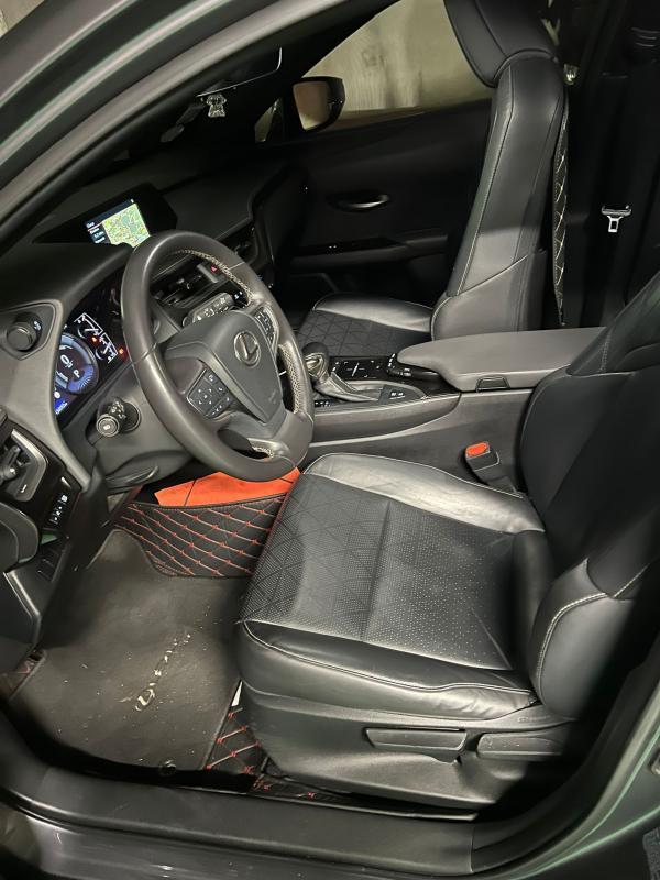 Lexus Ux 250h 2.0i Hybride 4wd pack confort business