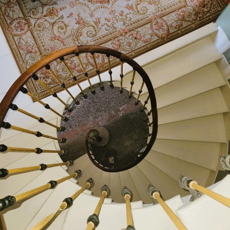 Maison - 480 m² - 12 pièces