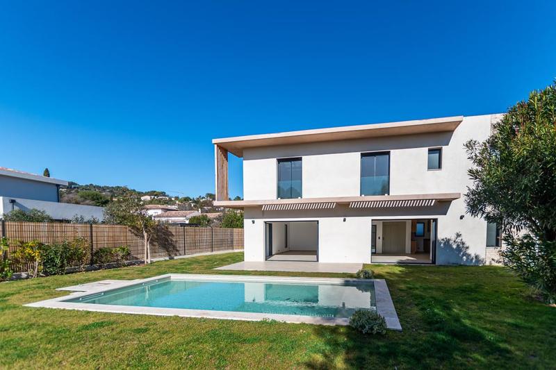 Villa - 163 m² - 5 pièces
