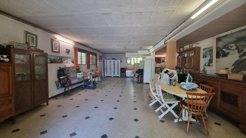 Maison - 210 m² - 6 pièces