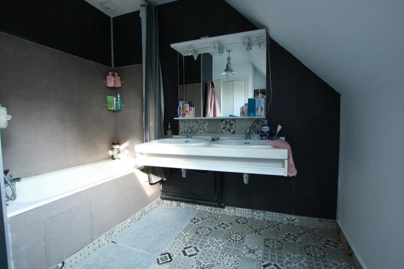 Pavillon - 194 m² - 7 pièces