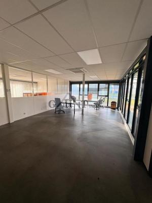 Entrepôt - 970 m²