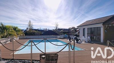 Maison - 190 m² - 7 pièces