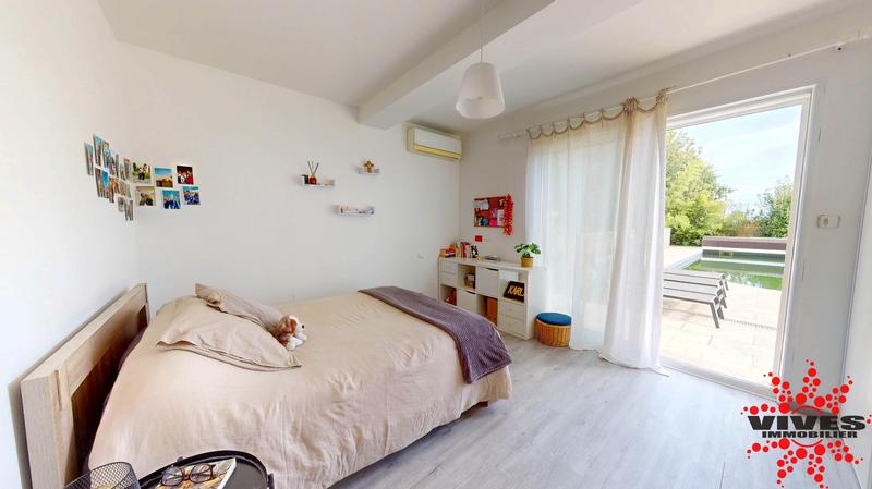 Maison - 288 m² - 10 pièces