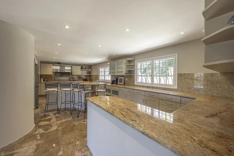 Maison - 401 m² - 9 pièces