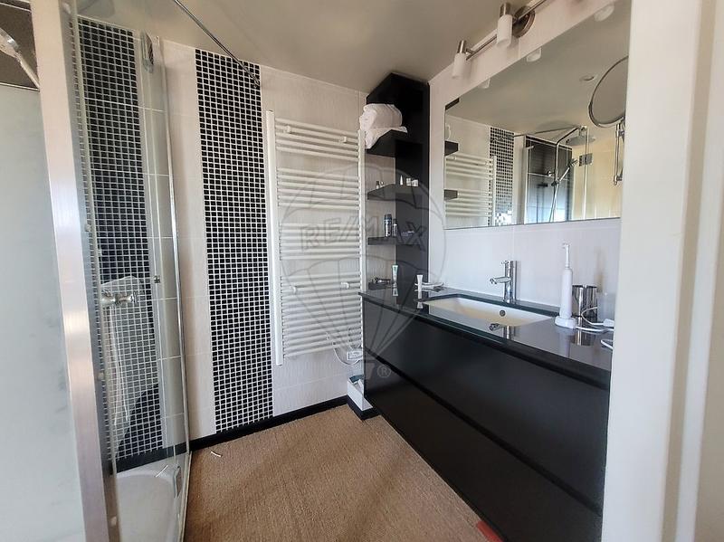 Appartement - 77 m² - 2 pièces