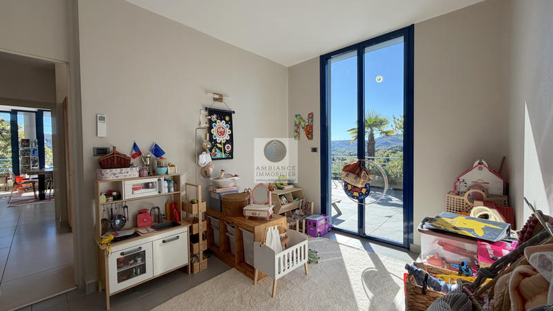 Maison - 258 m² - 7 pièces