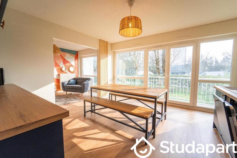 Chambre - 11 m² - 1 pièce