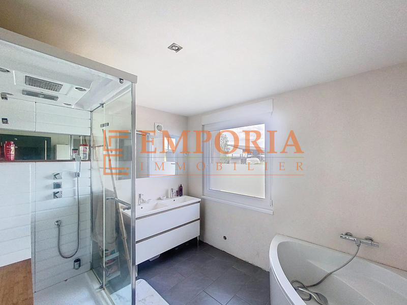 Maison - 106 m² - 4 pièces