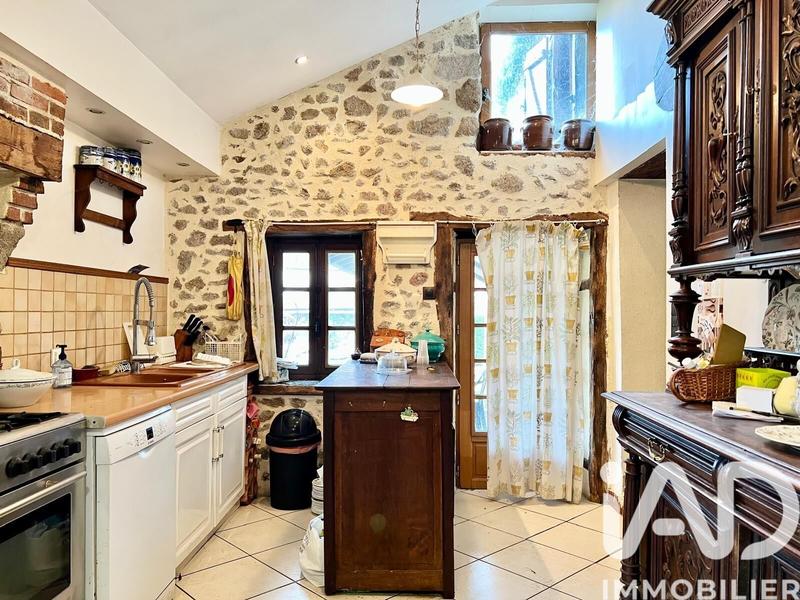 Maison - 208 m² - 9 pièces