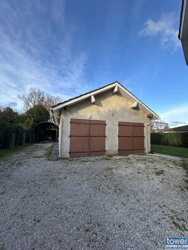 Maison - 240 m² - 8 pièces