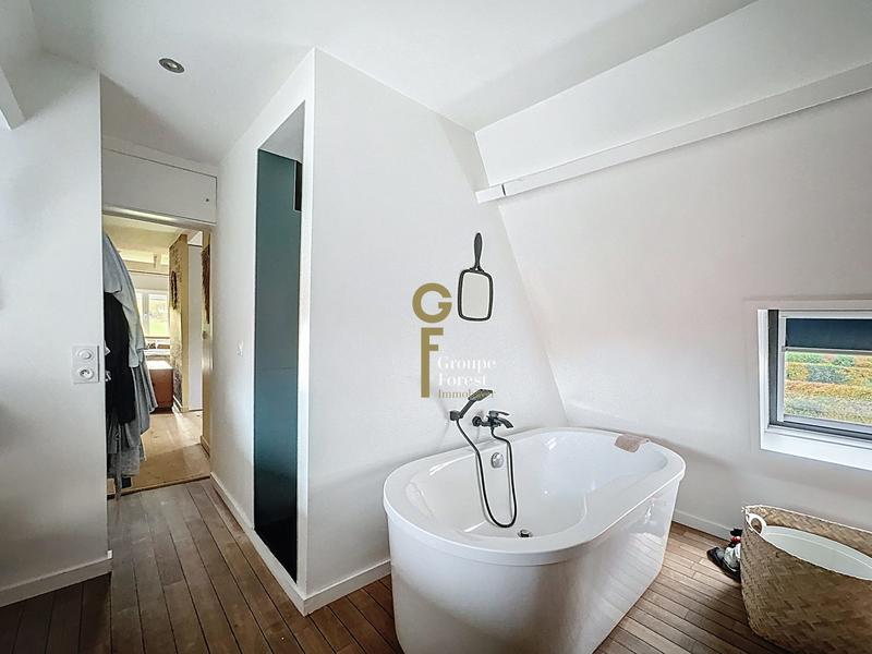 Maison - 334 m² - 7 pièces