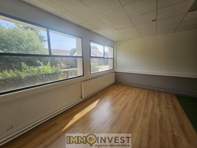 Bureau - 121 m² - 9 pièces