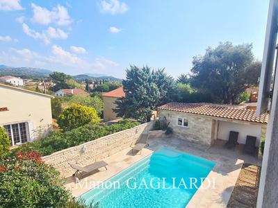 Villa - 148 m² - 6 pièces
