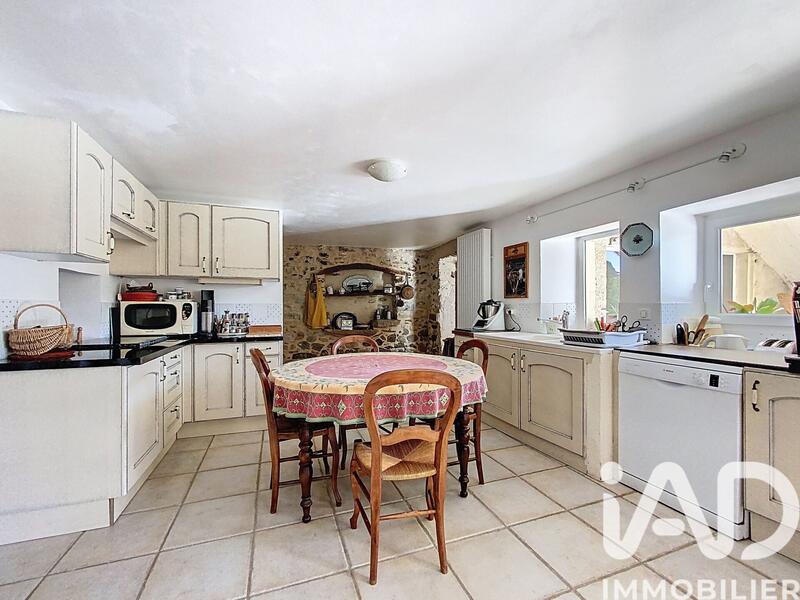 Maison - 210 m² - 8 pièces