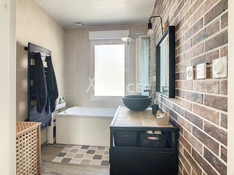 Maison - 102 m² - 4 pièces