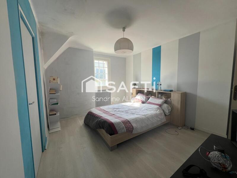 Maison - 165 m² - 8 pièces