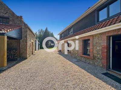 Maison - 226 m² - 9 pièces