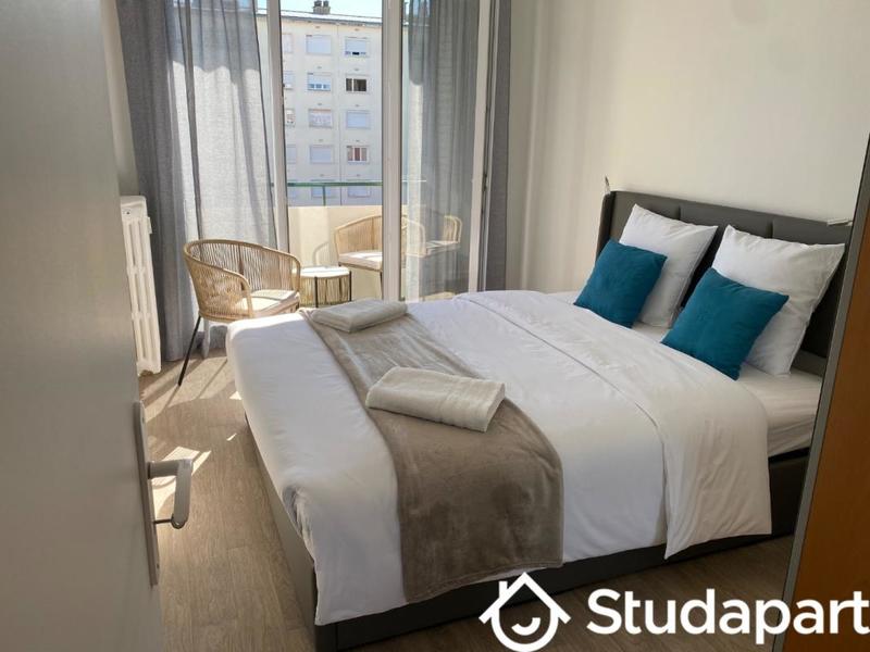 Chambre - 12 m² - 1 pièce