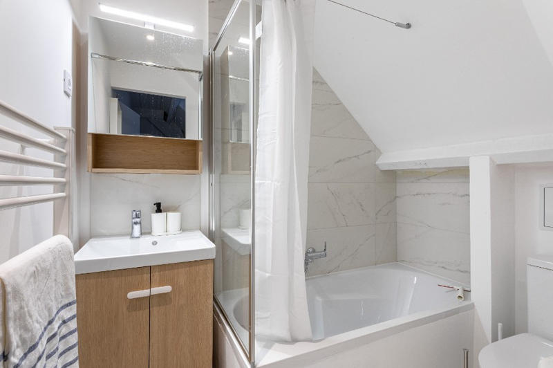 Maison - 300 m² - 13 pièces